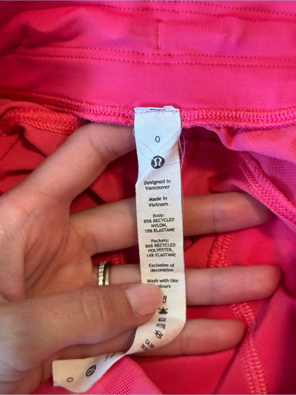 Lululemon License to train high rise short 4” lip gloss color
